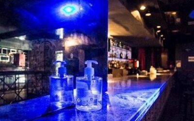 Entran en vigor la limitación del ocio nocturno a la 1.30 y las reuniones a 15 personas en València